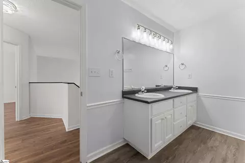 Bath - 28 Lantern Ln, Greer, SC 29651 photo 2 of 3