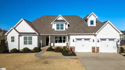 302 Kilburn Ln, Travelers Rest, SC 29690