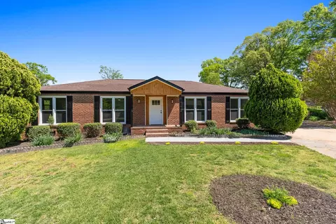 3 Hibourne Ct, Greenville, SC 29615