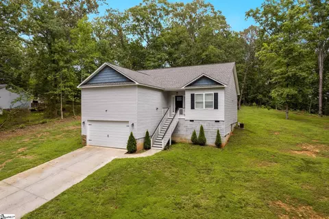 111 Academy Dr, Pickens, SC 29671