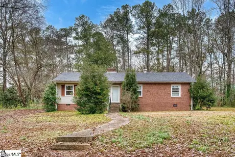 101 Simmons Dr, Clinton, SC 29325