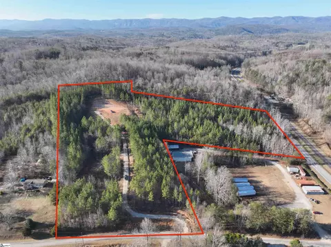 38 Old Plantation Rd, Travelers Rest, SC 29690