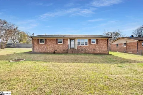 132 Waverly St, Easley, SC 29642