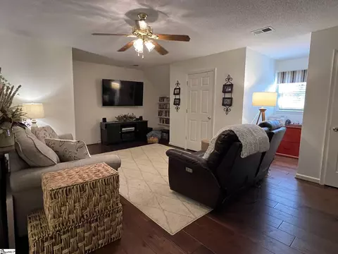 199 Lake Forest Cir, Easley, SC 29642 photo 25