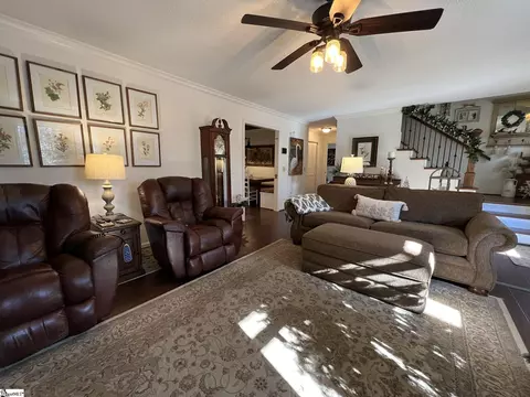 199 Lake Forest Cir, Easley, SC 29642 photo 10