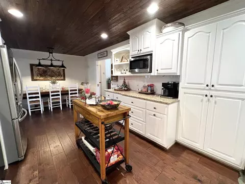 199 Lake Forest Cir, Easley, SC 29642 photo 15