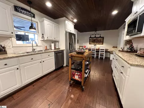 199 Lake Forest Cir, Easley, SC 29642 photo 14