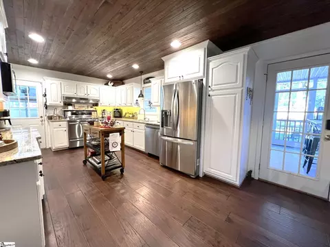 199 Lake Forest Cir, Easley, SC 29642 photo 11