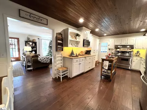 199 Lake Forest Cir, Easley, SC 29642 photo 12