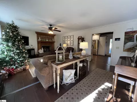 199 Lake Forest Cir, Easley, SC 29642 photo 7