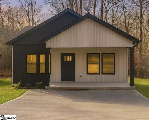 263 Law St, Woodruff, SC 29388