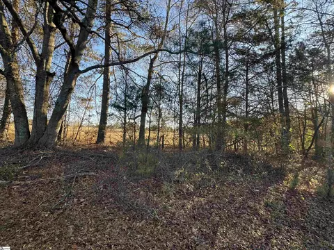 119 Pendleton Woods Cir, Central, SC 29630 photo 2