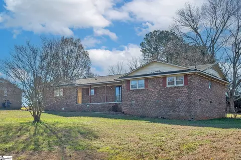 221 Greenland Rd, Anderson, SC 29626