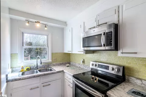 Kitchen - 116 Johnson St, Duncan, SC 29334 photo 1 of 2