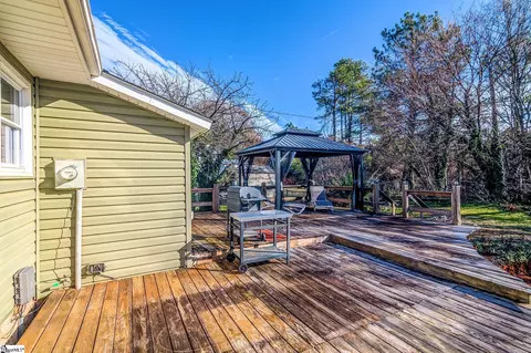 Exterior - 116 Johnson St, Duncan, SC 29334 photo 9 of 11
