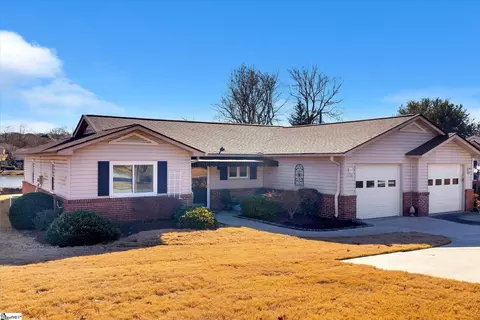 212 Lakeside Cir, Greenville, SC 29615