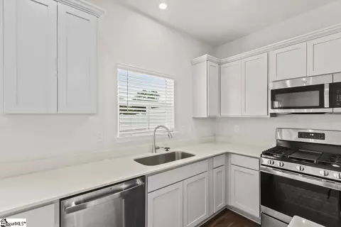 157 Randwick Ln, Greer, SC 29651 photo 4