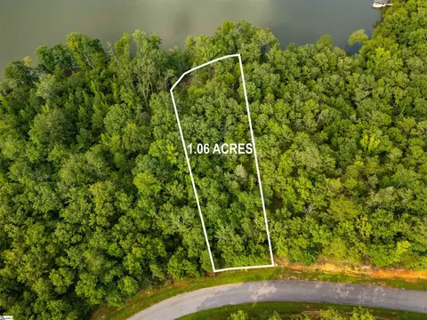 329 Terrapin Pointe Dr, Hodges, SC 29653