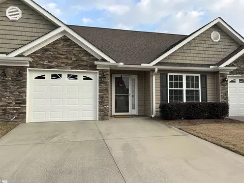 120 Shalom Dr, Simpsonville, SC 29681