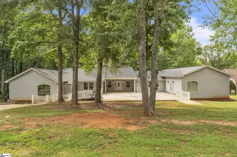 1 Moultrie Dr, Taylors, SC 29687