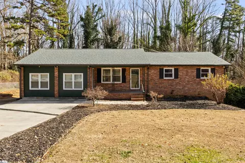 127 Walden Cir, Spartanburg, SC 29301