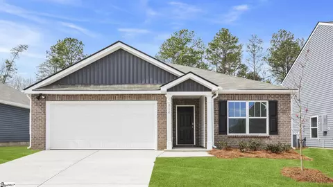 312 Roocroft Ct, Fountain Inn, SC 29644