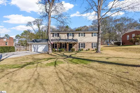 215 Hickory Ln, Mauldin, SC 29662
