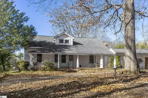 4 Huff Dr, Greenville, SC 29611