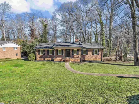 196 Ellington Dr, Spartanburg, SC 29301