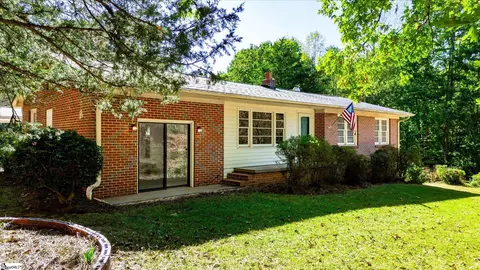 105 Midway Dr, Westminster, SC 29693