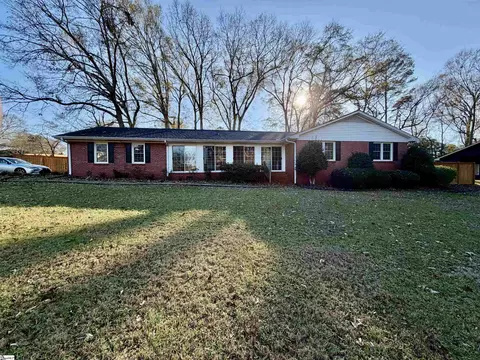 1 Brookvale Dr, Williamston, SC 29697