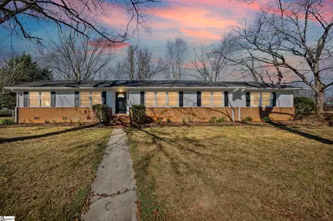 8 Howell Cir, Greenville, SC 29615
