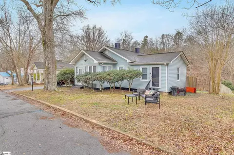 33 School St, Enoree, SC 29335