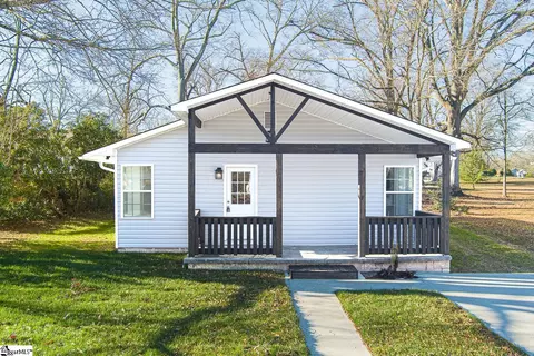 103 Copeland St, Clinton, SC 29325