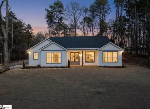 110 Oak Hill Dr, Westminster, SC 29693