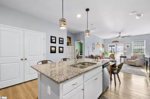 105 Aleppo Ln, Greer, SC 29651 photo 5