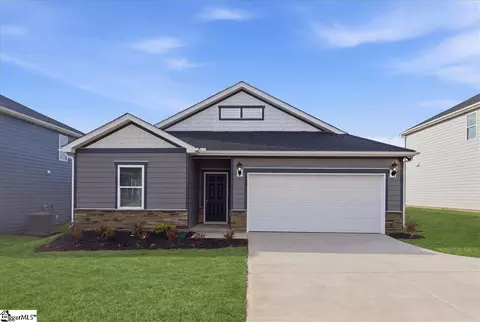 612 Hollybank St, Fountain Inn, SC 29644