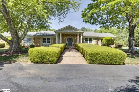 136 Club Dr, Simpsonville, SC 29681