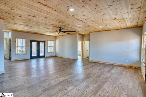 Living - 242 Bailey Rd, Buffalo, SC 29321 photo 1 of 4