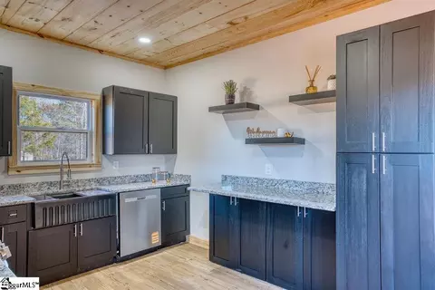 Kitchen - 242 Bailey Rd, Buffalo, SC 29321 photo 4 of 9