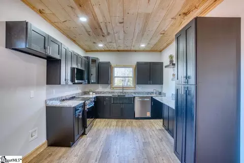 Kitchen - 242 Bailey Rd, Buffalo, SC 29321 photo 2 of 9