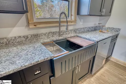 Kitchen - 242 Bailey Rd, Buffalo, SC 29321 photo 7 of 9