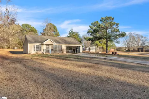 105 Laura Jane Ln, Gray Court, SC 29645