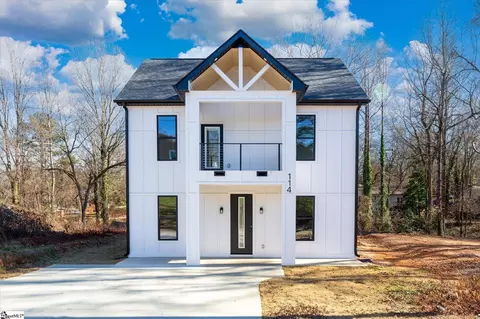 114 Harlem St, Easley, SC 29640