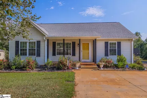 25 Natalie Ct, Greer, SC 29651