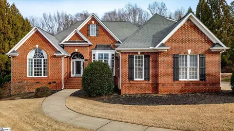 377 Benford Dr, Boiling Springs, SC 29316