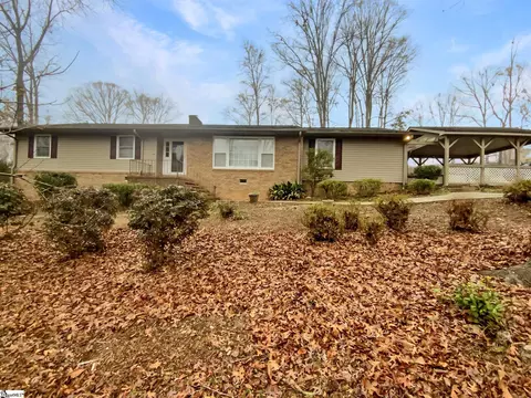 1 Oakleaf Dr, Taylors, SC 29687