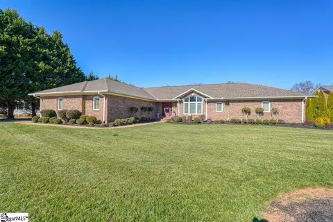 218 Mountain Range Rd, Boiling Springs, SC 29316