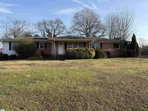 122 Buddy Ave, Greer, SC 29651