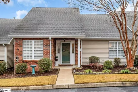 18 Enoree View Dr, Greer, SC 29650
